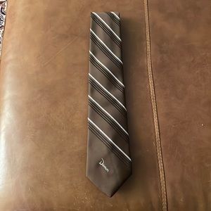 Barry’s by Damon Tie